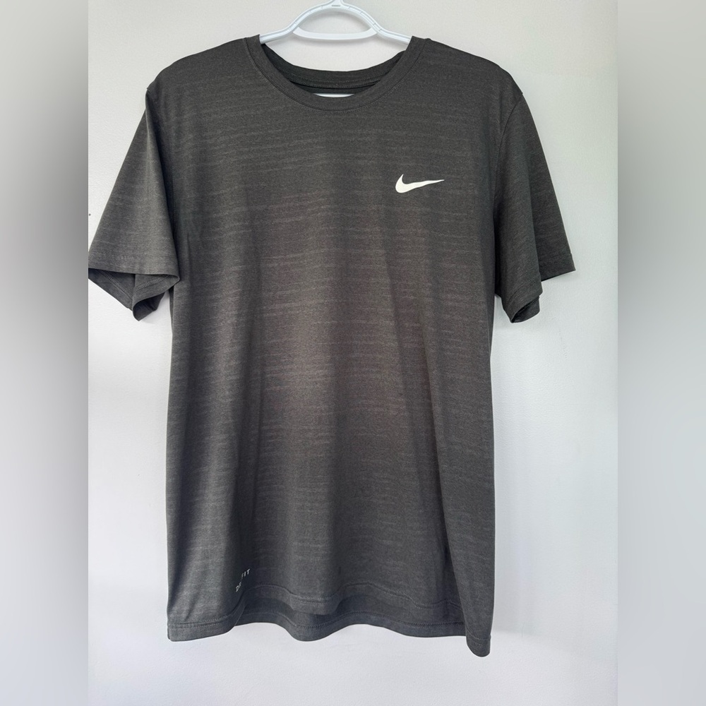 Nike Gray‎ Short Sleeve Dri-Fit Athletic Shirt Size M